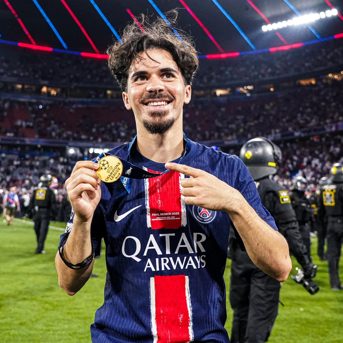 100 مليون يورو... هل يقترب ريال مدريد من خطف فيتينيا من باريس سان جيرمان؟