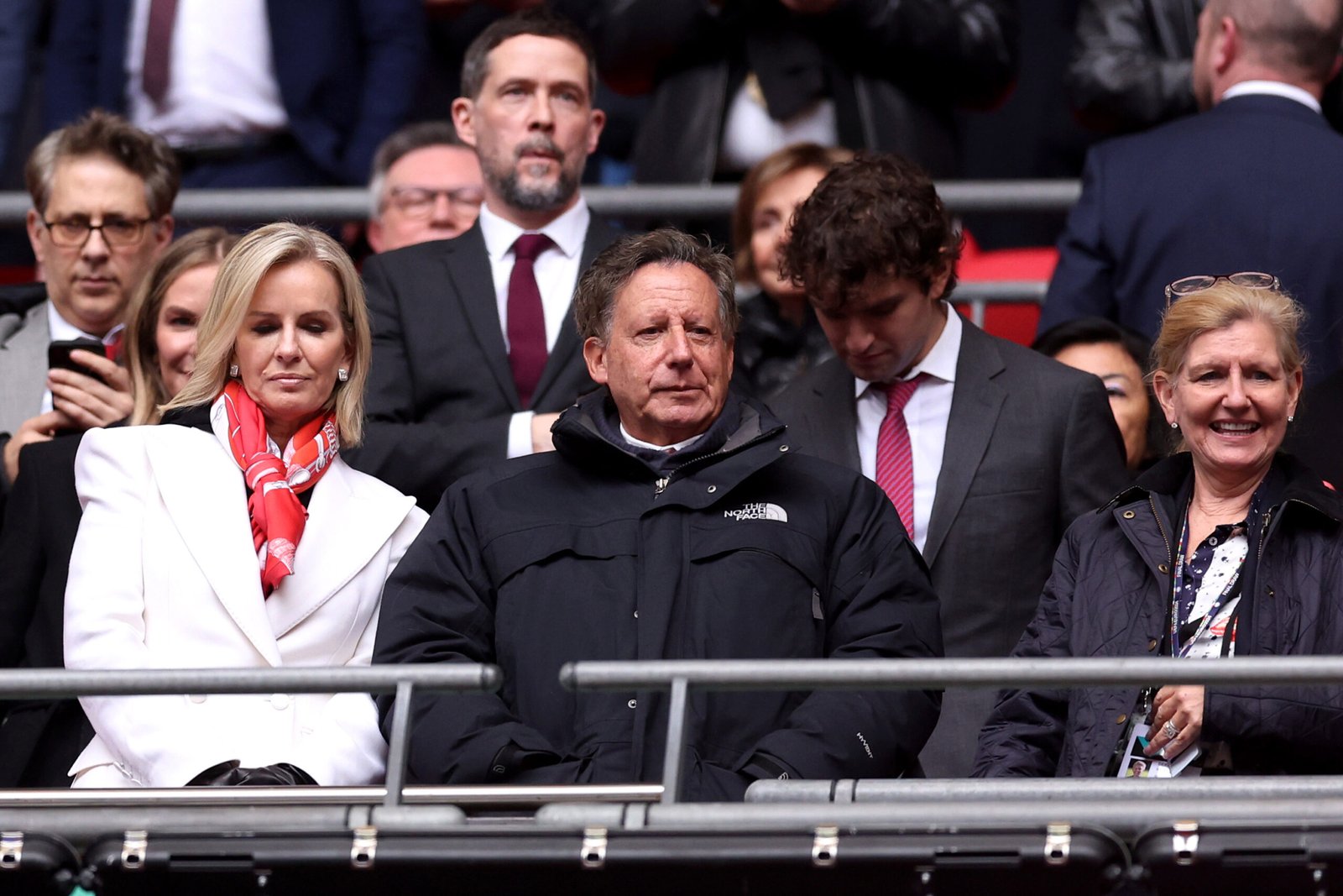 ليفربول يحسم موقفه من كوناتي: تجديد العقد أو الرحيل في يناير