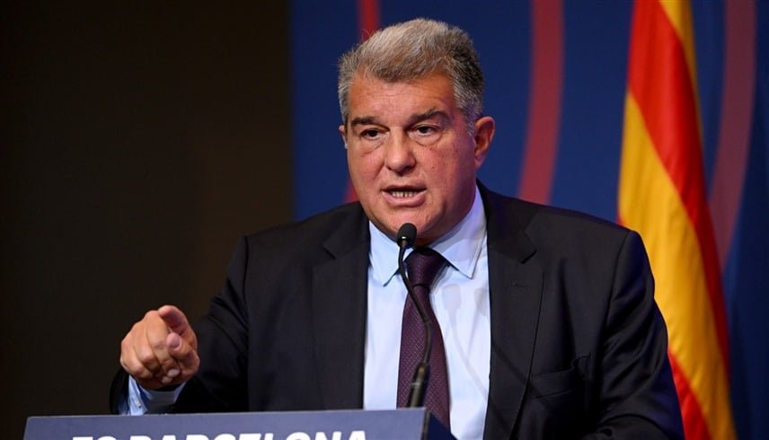 لابورتا يخطط لبناء تمثال لميسي في كامب نو بعد عودته 