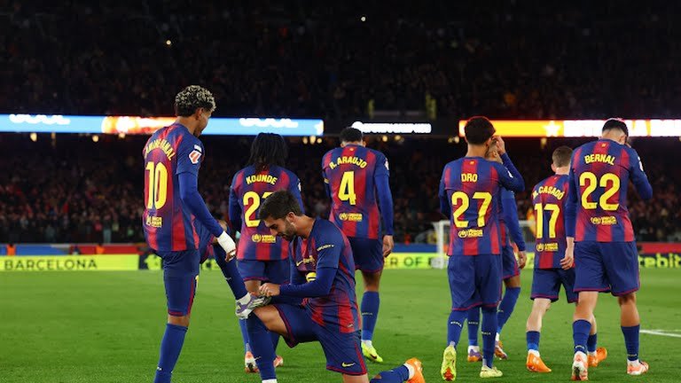 برشلونة يكتسح أتلتيك بيلباو برباعية ويستعيد صدارة الليجا مؤقتًا في ليلة العودة إلى كامب نو