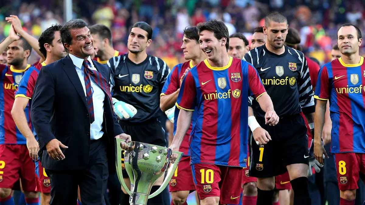 لابورتا يخطط لبناء تمثال لميسي في كامب نو بعد عودته 