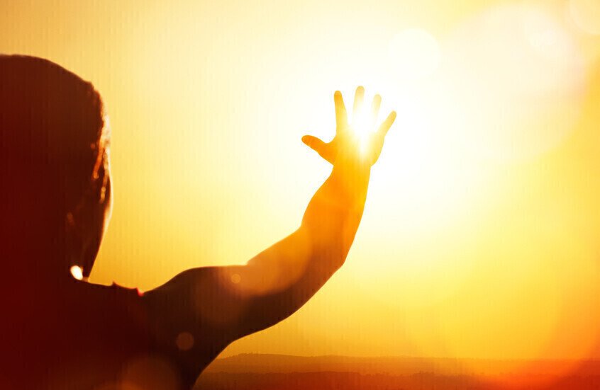 إيلون ماسك يصدم العالم بخطة لـ"تعتيم الشمس" | مشروع فضائي لإنقاذ المناخ أم تهديد لكوكب الأرض؟