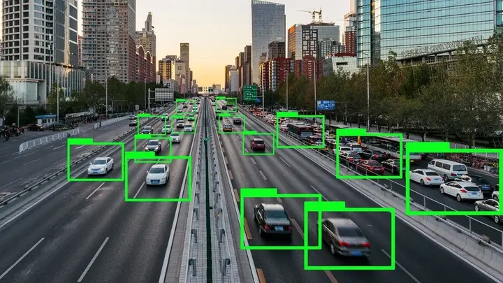 باحثون يحذرون: السيارات المتصلة بالانترنت أصبحت أكثر عُرضة للسرقة والقرصنة
