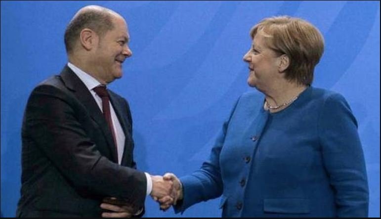 أولاف شولتز وأنغيلا ميركل