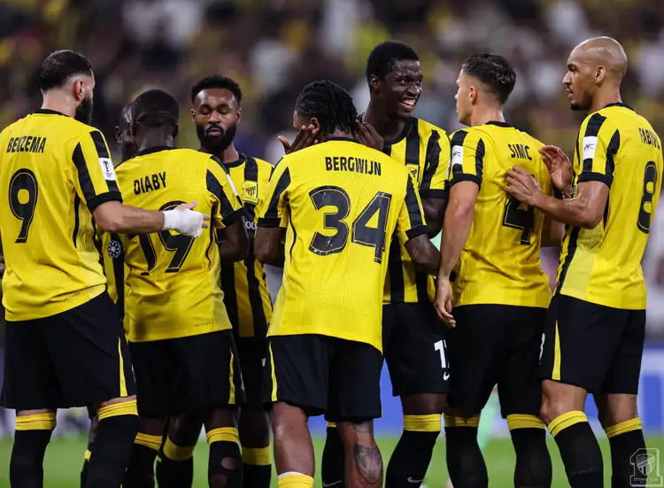 بنزيما يثير الجدل حول مستقبلة مع الاتحاد ويحدد موعد اعتزالة كرة القدم