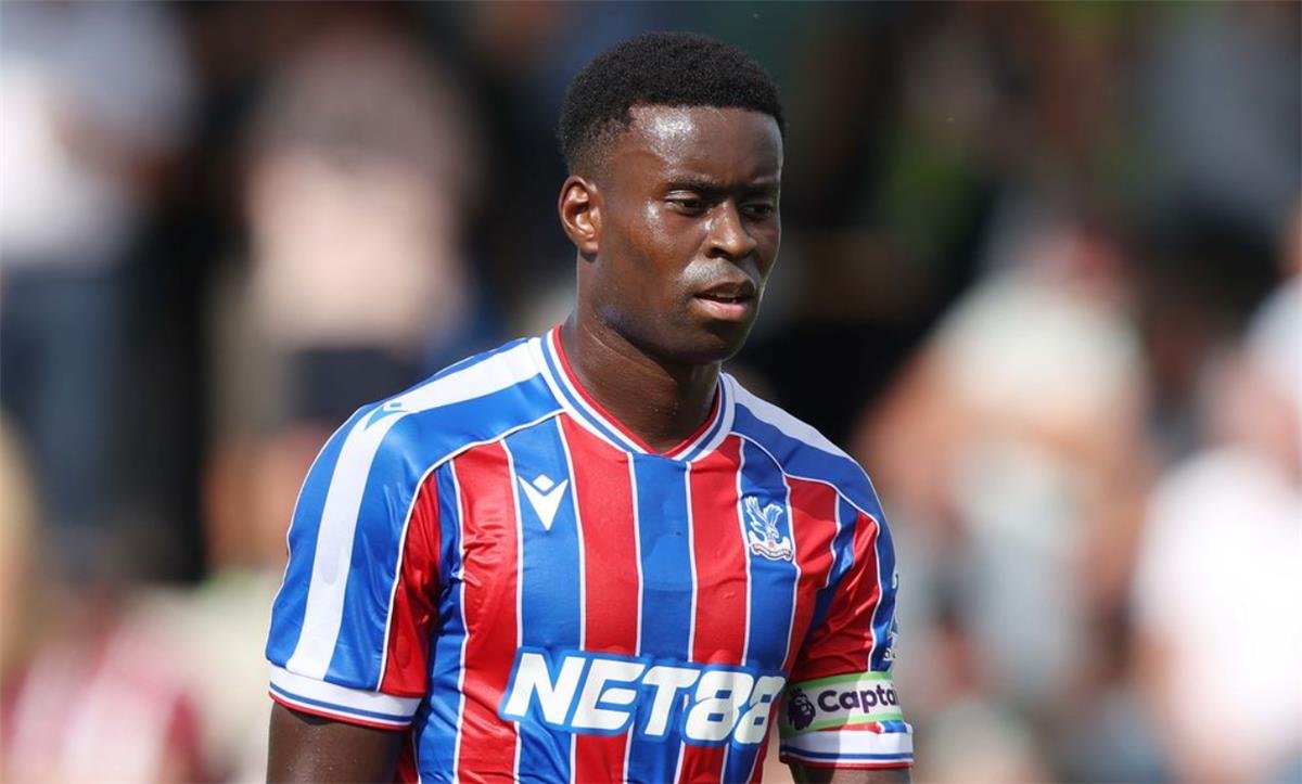 غياب طويل يهدد مارك جيهي... إصابة خطيرة تبعد مدافع إنجلترا عن الملاعب