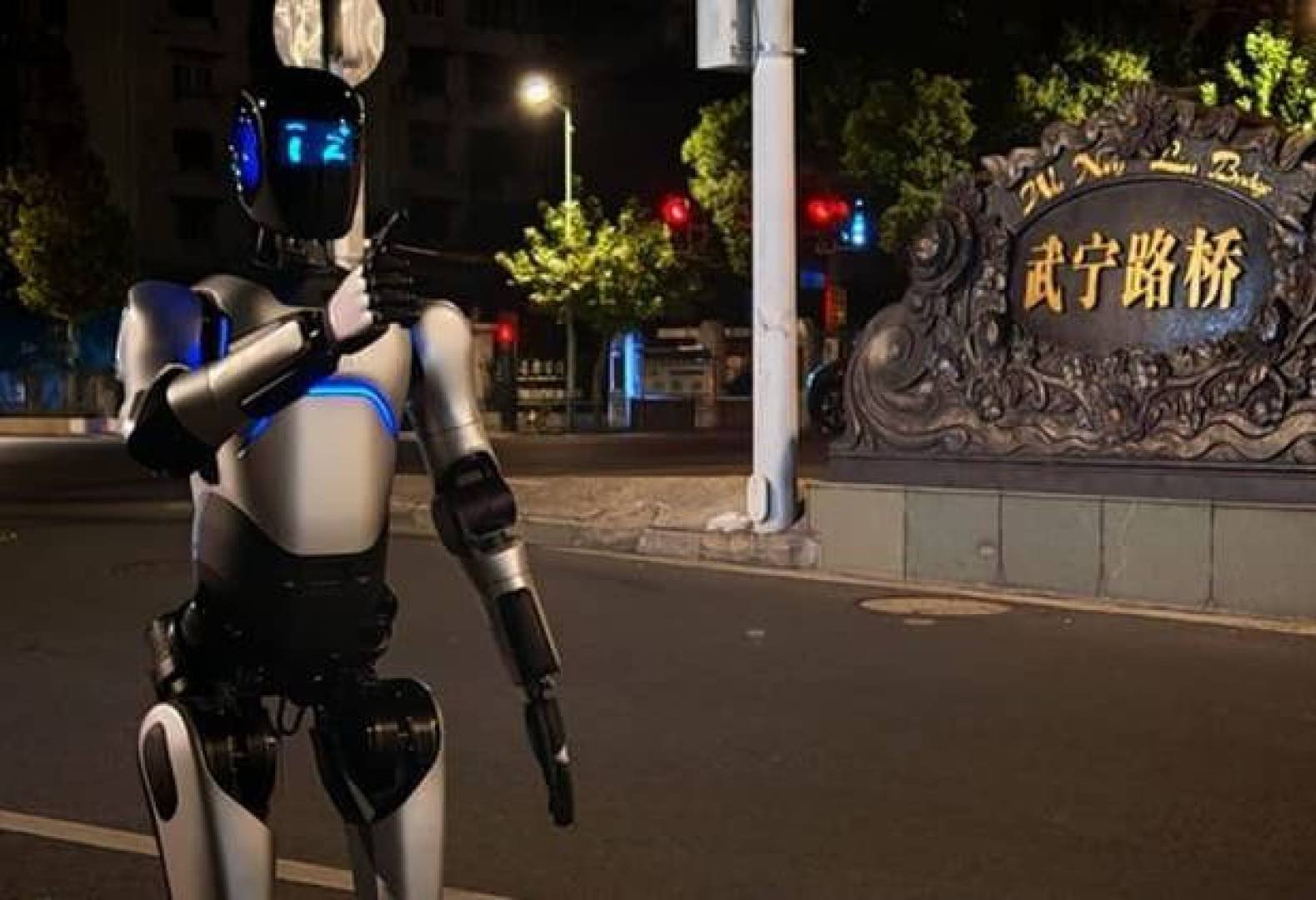 روبوت صيني يقطع 100 كيلومتر ويصنع تاريخاً جديداً