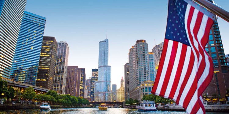 الجيش الأمريكي يعلن ضرب 3 سفن في المياه الدولية شرق الهادئ