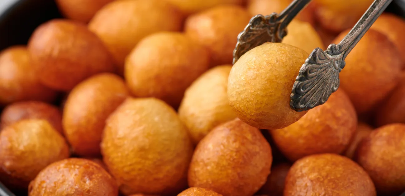 كيفية تحضير اللقيمات المصرية.. حلوى مقرمشة ولذيذة