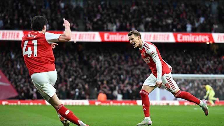 الدوري الإنجليزي| ليفربول يعود للمربع الذهبي وآرسنال يستعيد الصدارة