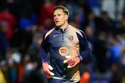 مستقبل تير شتيجن على المحك| سلم الرواتب وضغط كأس العالم يعيدان تشكيل حراسة مرمى برشلونة