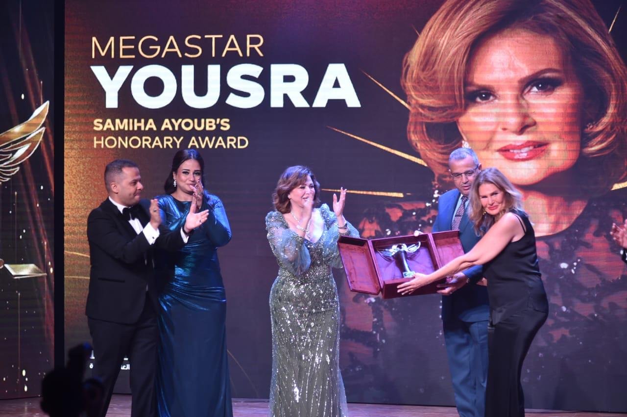 يسرا.. حضورٌ يليق بمسيرة ممتدة وتقدير خاص لصديقتها إلهام شاهين