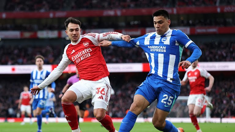 الدوري الإنجليزي| ليفربول يعود للمربع الذهبي وآرسنال يستعيد الصدارة 