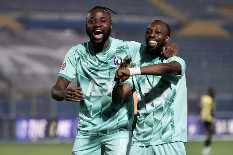 فلامنجو يضرب موعداً نارياً مع بيراميدز في كأس القارات بعد فوز مثير على كروز أزول