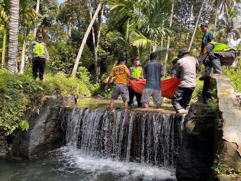 فيضانات إندونيسيا تودي بحياة أكثر من 1000 شخص ومئات مفقودين