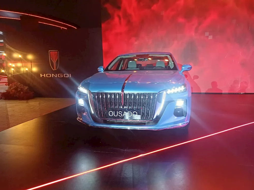 مرسيدس تدخل عصر "الروبوتاكسي" من بوابة أبوظبي بسيارات S-Class ذاتية القيادة