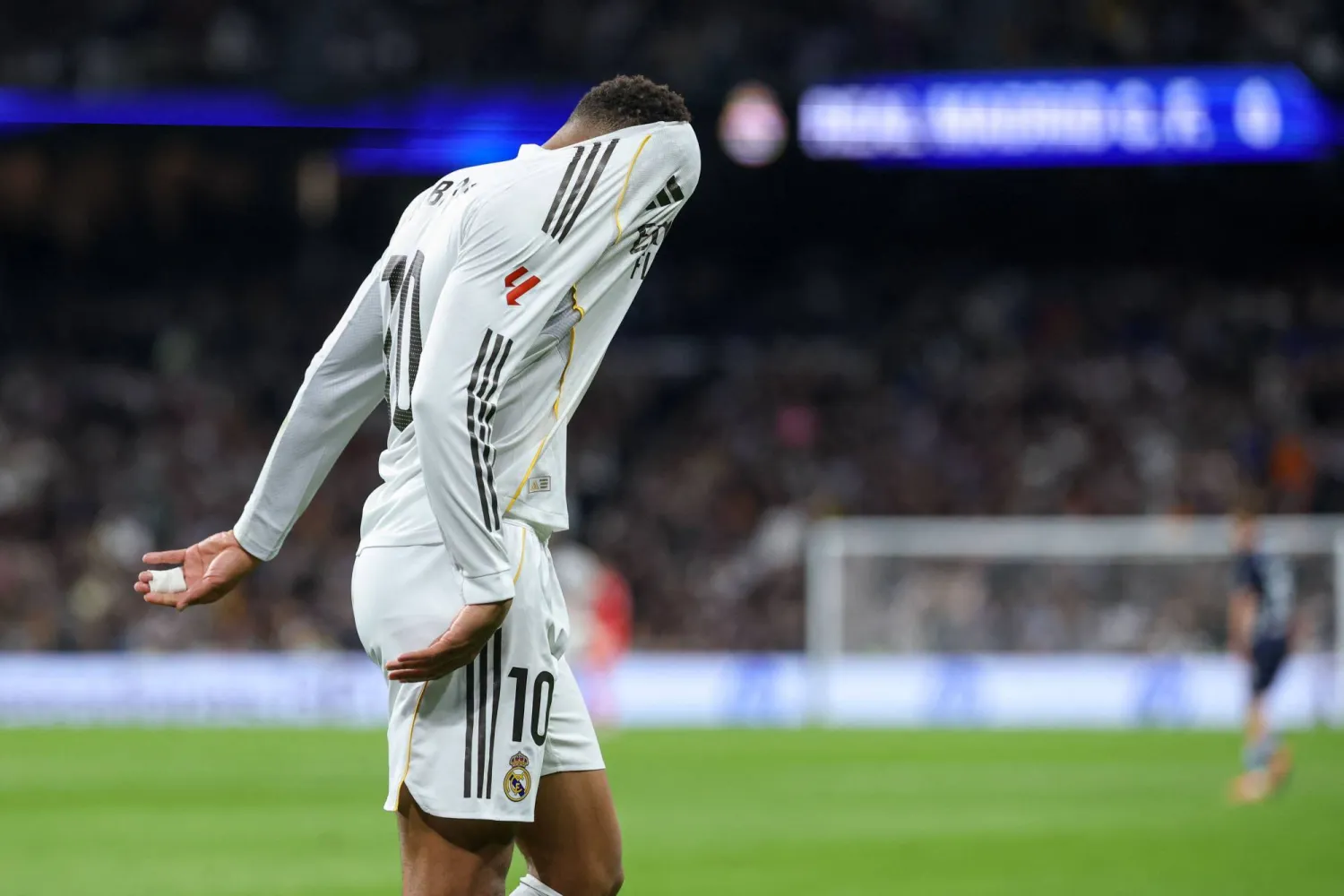 مبابي يتدرب منفردًا قبل موقعة مانشستر سيتي ويثير الشكوك حول جهازيته