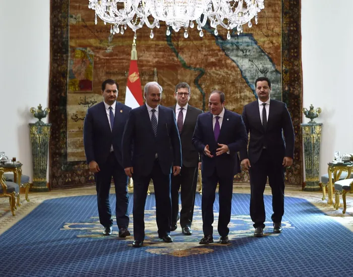 الرئيس المصري يستقبل خليفة حفتر ويؤكد دعم مصر الكامل لليبيا