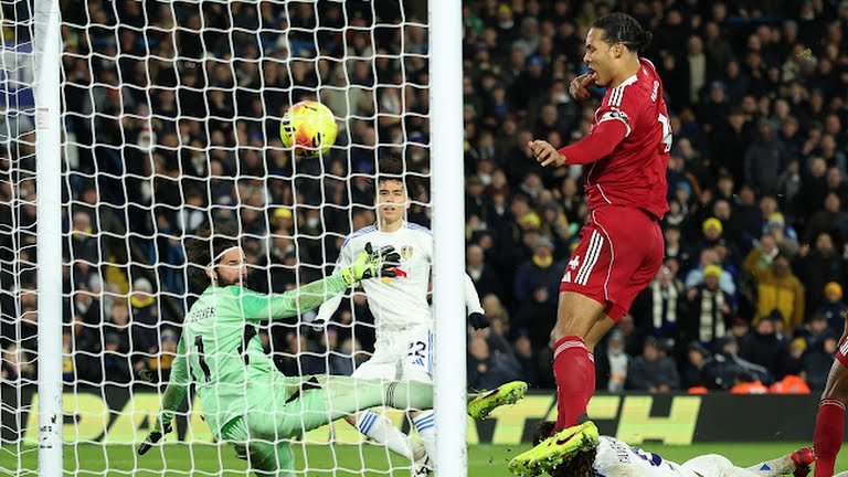 محمد صلاح ينفجر في سلوت