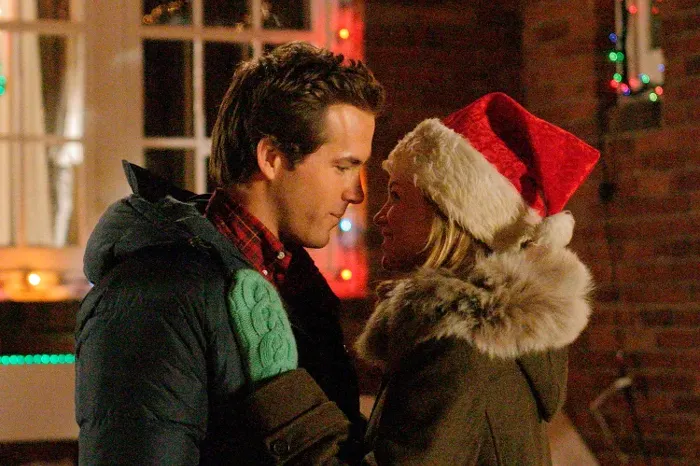 «Just Friends».. كيف أصبح فيلمًا لعيد الميلاد دون تخطيط مسبق؟