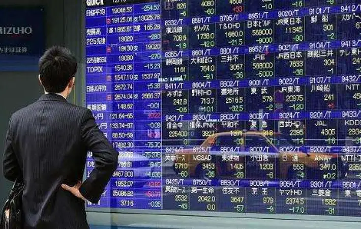 تباين أداء الأسهم الآسيوية مع قفزة تاريخية للذهب والفضة