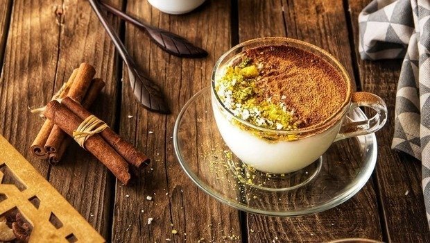 السحلب بالقرفة.. مشروب الشتاء الدافئ بمذاق تقليدي مميز