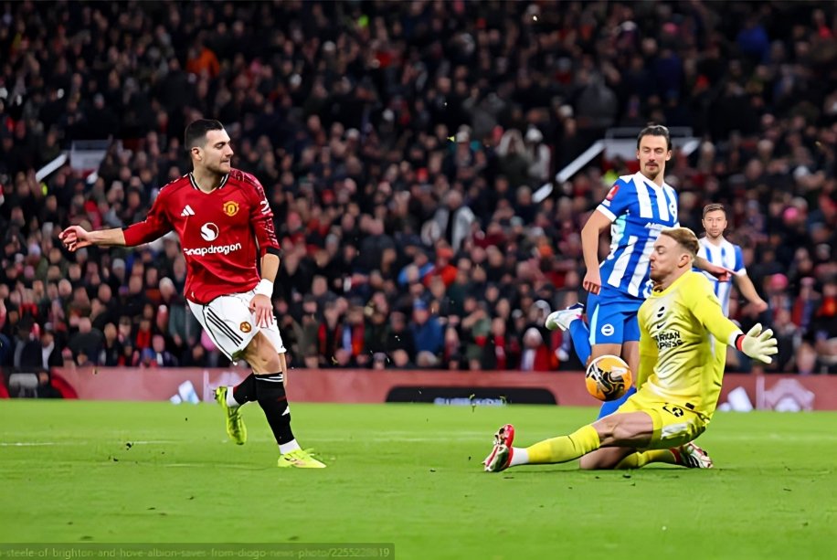 برايتون يقصي مانشستر يونايتد من كأس إنجلترا وفليتشر يهاجم هشاشة الفريق