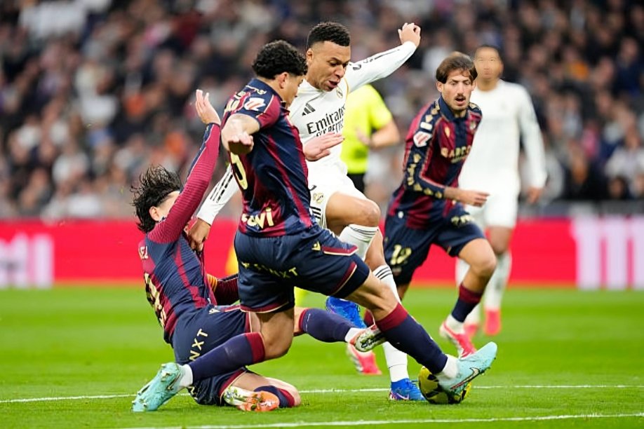 مبابي يعيد الهيبة للريال ويكتب رقمًا تاريخيًا جديدًا في الليجا وسط صحوة ملكية أمام ليفانتي