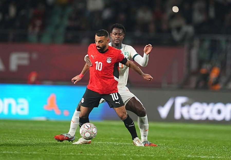 مصر تتألق بثلاثية مثيرة أمام كوت ديفوار وتحجز مقعدها لمواجهة السنغال في نصف النهائي 