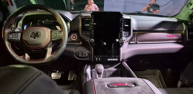 رام 1500 SRT TRX 2027 ترفع سقف التحدي.. 777 حصانًا تعيد رسم حدود الشاحنات الرياضية