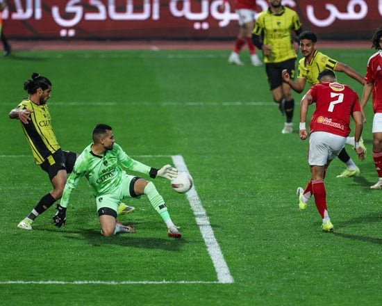 الأهلي يتجاوز عقبة وادي دجلة بثلاثية مثيرة ويواصل الزحف نحو صدارة الدوري المصري