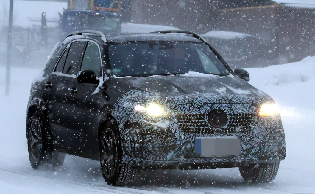 مرسيدس AMG GLE 53 موديل 2027 بملامح أكثر شراسة في مواجهة BMW X5 M60