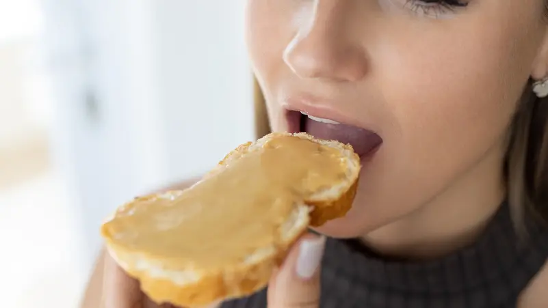 زبدة اللوز.. بديل صحي أم سعرات مخفية؟