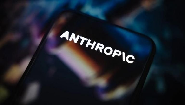 أنثروبيك توسّع دمج «كلود» في مايكروسوفت إكسل لمشتركي باقة Pro