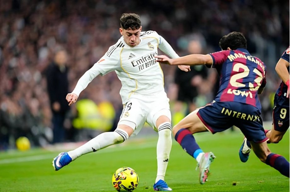 مبابي يعيد الهيبة للريال ويكتب رقمًا تاريخيًا جديدًا في الليجا وسط صحوة ملكية أمام ليفانتي