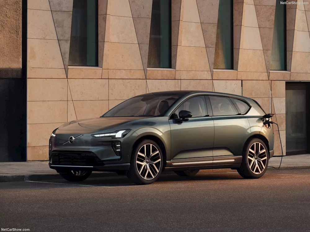 فولفو تستعد لإطلاق طراز EX60 الكهربائي بمدى يتجاوز 800 كيلومتر وقدرات شحن فائقة السرعة