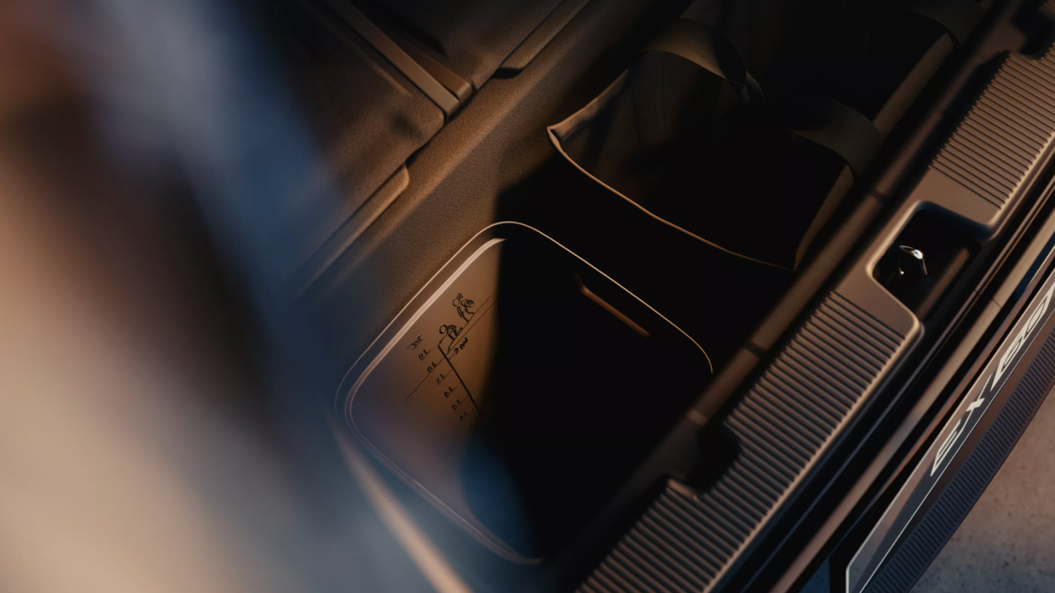 فولفو تكسر قواعد المنافسة بسيارة كهربائية جديدة تهدد عرش مرسيدس وتغير معادلة السوق