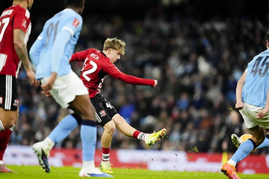 مانشستر سيتي يضرب بقوة ويُسقط إكسيتر بعشرة أهداف في كأس الاتحاد الإنجليزي