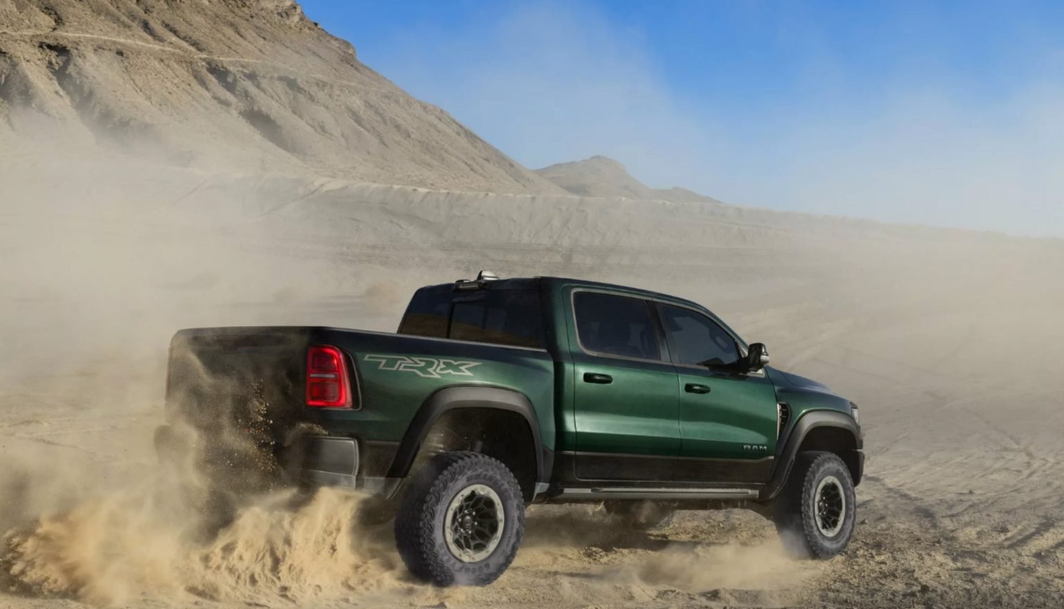 رام 1500 SRT TRX 2027 ترفع سقف التحدي.. 777 حصانًا تعيد رسم حدود الشاحنات الرياضية