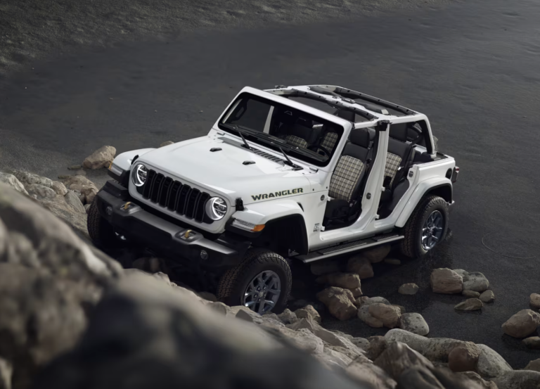 أسطورة الطرق الوعرة جيب رانجلر تعود بنسخة احتفالية تاريخية تكسر حاجز الزمن