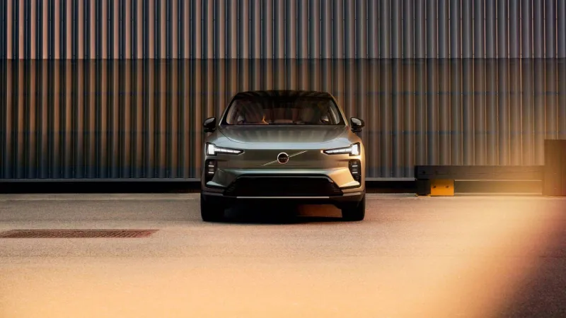 فولفو تستعد لإطلاق طراز EX60 الكهربائي بمدى يتجاوز 800 كيلومتر وقدرات شحن فائقة السرعة