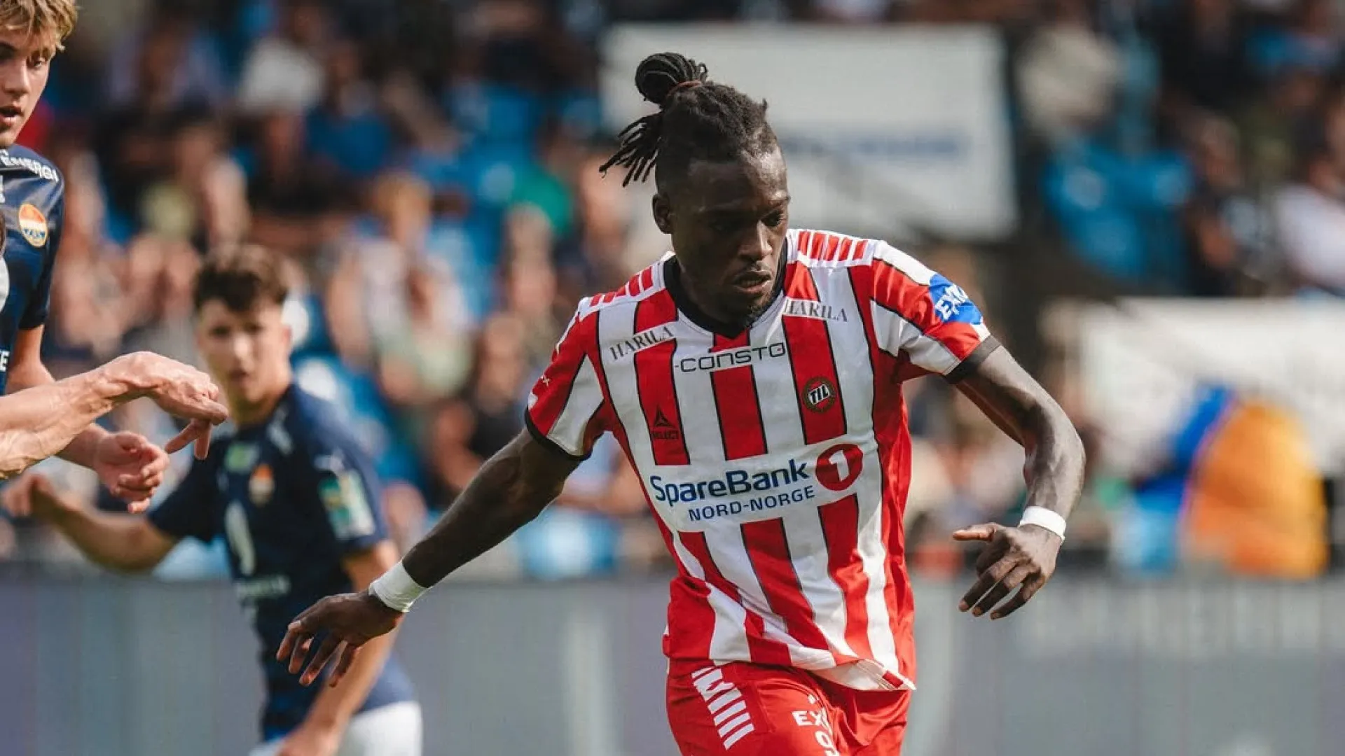 الأهلي المصري يحسم صفقة المهاجم الأنجولي إيلتسن كامويش