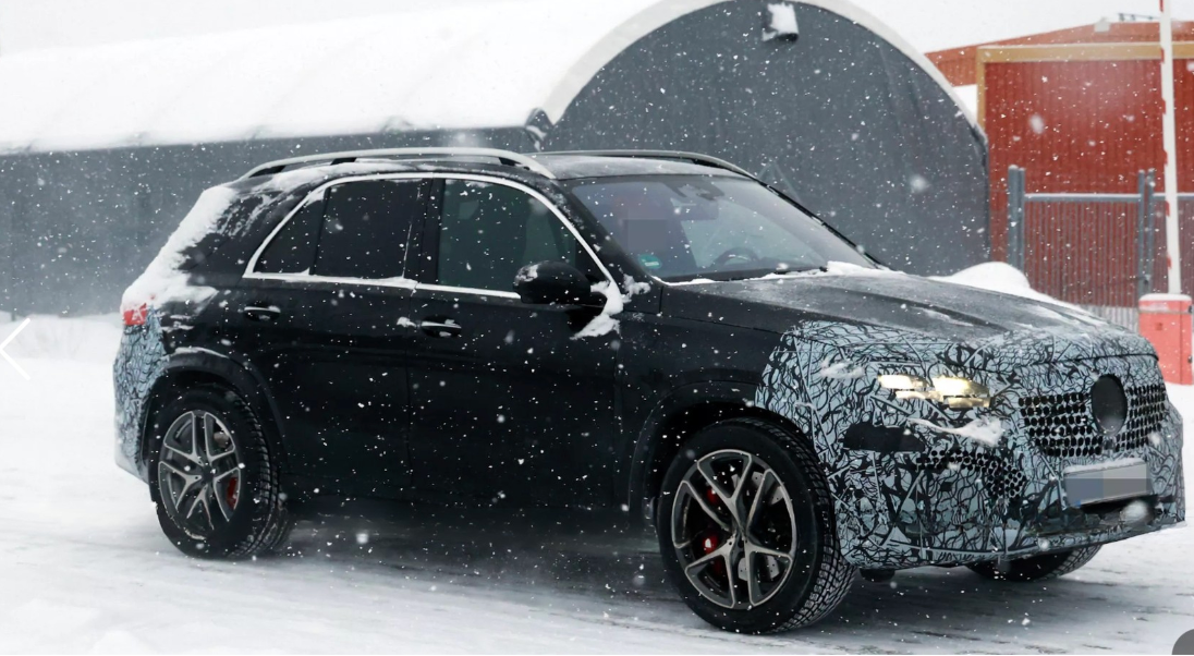 مرسيدس AMG GLE 53 موديل 2027 بملامح أكثر شراسة في مواجهة BMW X5 M60