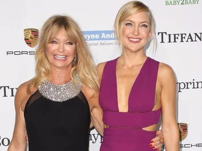 كيت هدسون وجولدي هاون في أمسية سينمائية مؤثرة: Song Sung Blue يعيد دفء العائلة وسحر قاعات العرض