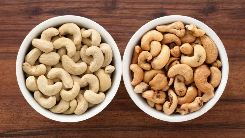 الكاجو بين النيّئ والمُحمّص: أيهما أكثر فائدة صحياً؟