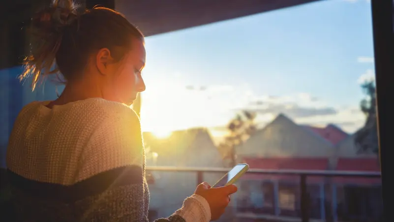 تحذير علمي: معظم تطبيقات علاج الاكتئاب تفتقر إلى أدلة موثوقة