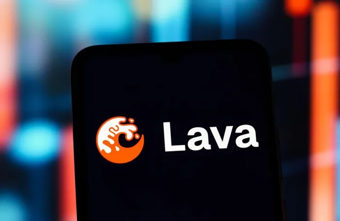 Lava تكشف عن هاتفها الجديد Blaze Duo 3 بشاشتين ومواصفات قوية