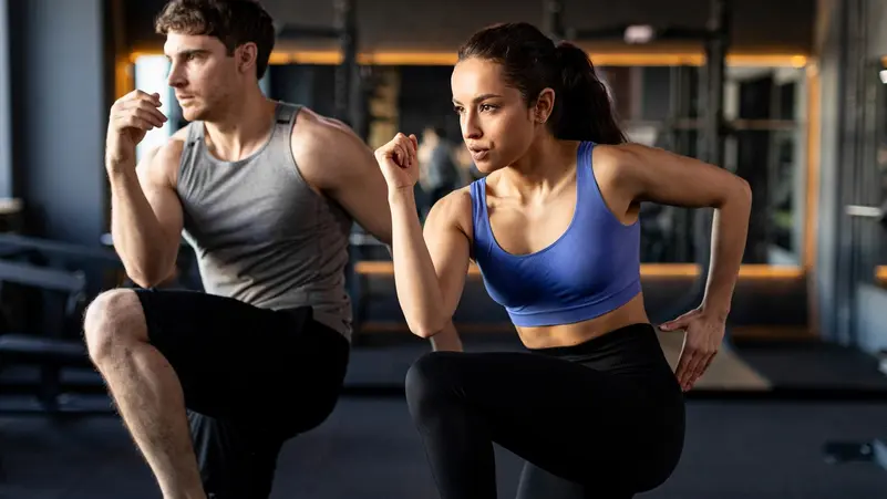 تمارين القوة الخفيفة.. سلاح فعّال لمواجهة ضعف العضلات مع التقدم في العمر