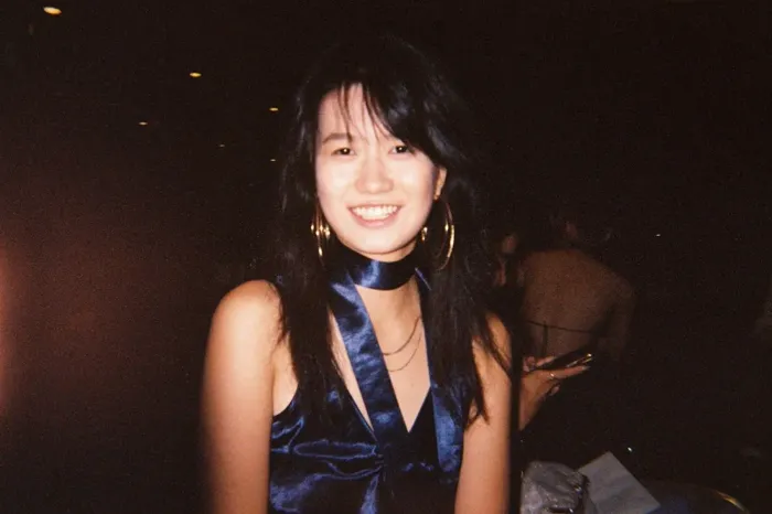 وفاة المخرجة والكاتبة الصينية لاي يوتشينج عن 23 عامًا في بنوم بنه