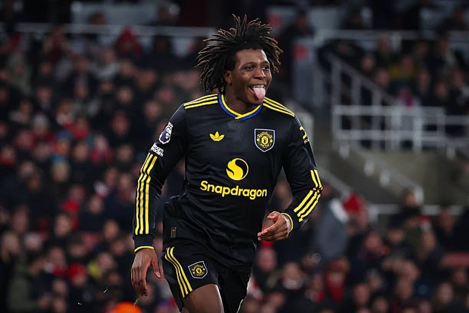 ضربة موجعة لمانشستر يونايتد| غياب باتريك دورجو عن الملاعب لعدة أسابيع بسبب الإصابة